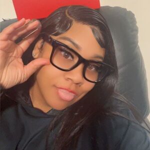 Meet your Posher, Anakee